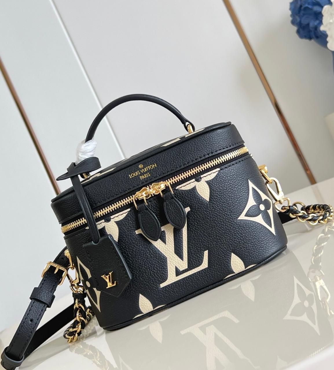 LOUIS VUITTON | Vanity shoulder